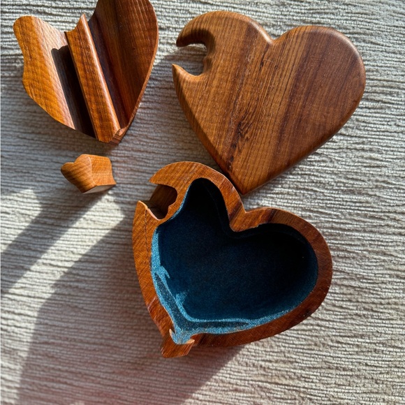 Heart Shape Walnut Box With Secret Compartment - Picture 4 of 4